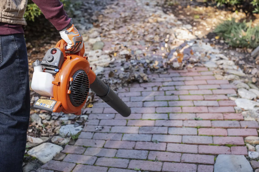 Husqvarna 125B - Leaf Blower